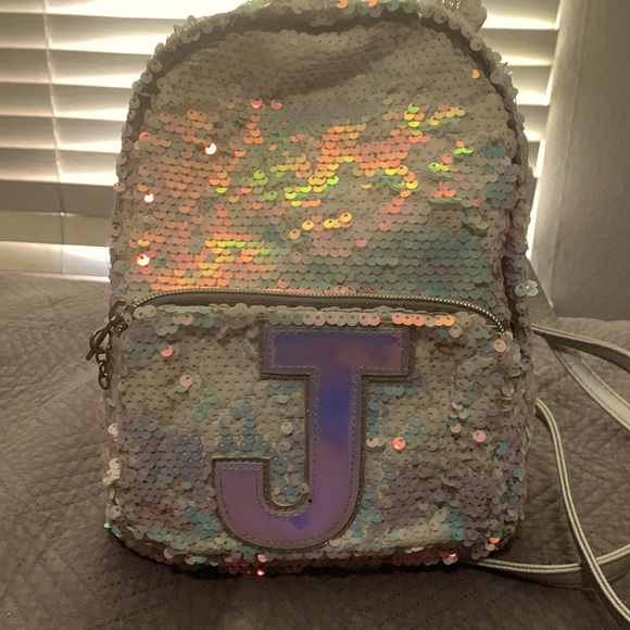 Cute backpack hi sequent on that it lips and it’s unicorn backpack - Picture 1 of 5